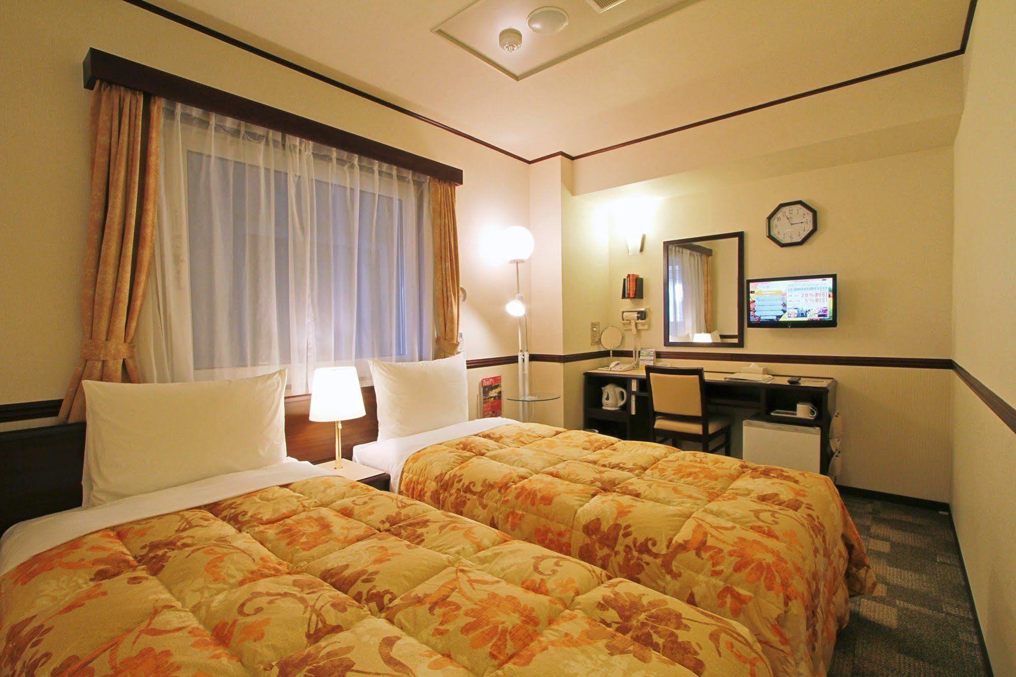 Toyoko Inn Shonan Hiratsuka Eki Kita Guchi No 2 Exterior foto